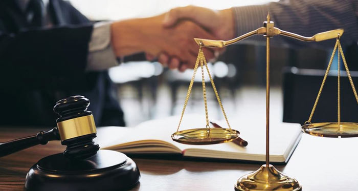 مشاوره حقوقی ضمن عقد قرارداد: اهمیت و مزایا